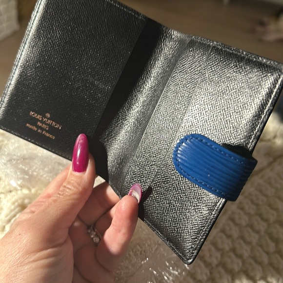 💙AUTHENTIC LOUIS VUITTON EPI SNAP WALLET - Picture 2 of 6